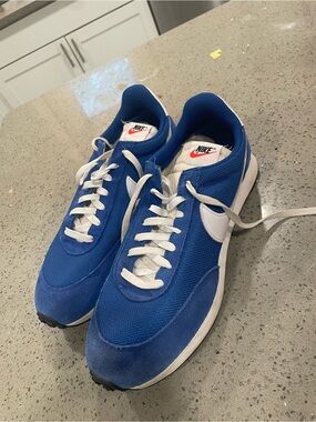 Nike Air Taileind Men's Royal Blue & White Retro Runner Sneakers